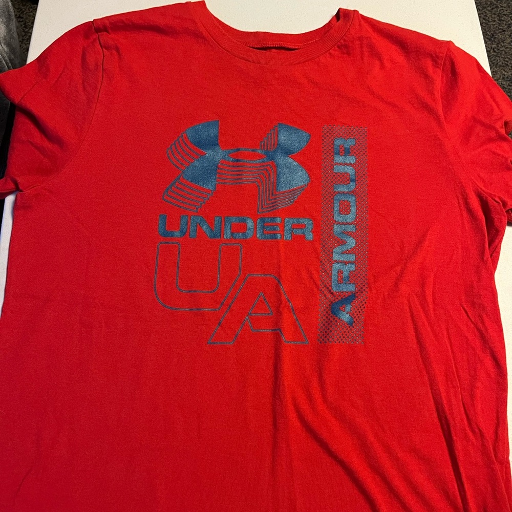 YXL Under Armour Tshirt